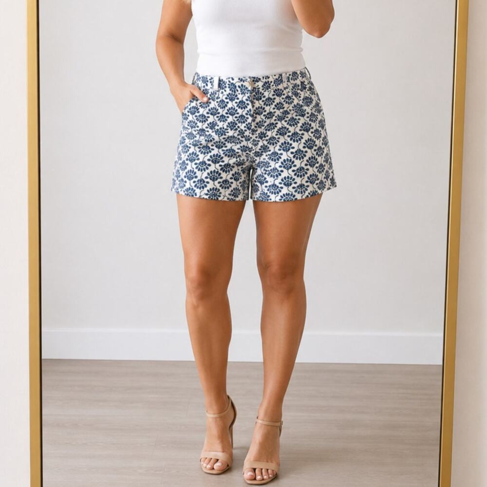 Liz Claiborne🌿Women's Floral Cotton Stretch Shorts Blue White Size 16 Estimate